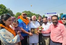 ਏਸ਼ੀਅਨ ਗੇਮਜ਼ ’ਚ ਲਗਾਤਾਰ ਤੀਜਾ ਤਗ਼ਮਾ ਜਿੱਤ ਕੇ ਪਟਿਆਲਾ ਪਰਤੇ ਉਲੰਪੀਅਨ ਤੇਜਿੰਦਰਪਾਲ ਸਿੰਘ ਤੂਰ ਦਾ ਭਰਵਾਂ ਸਵਾਗਤ